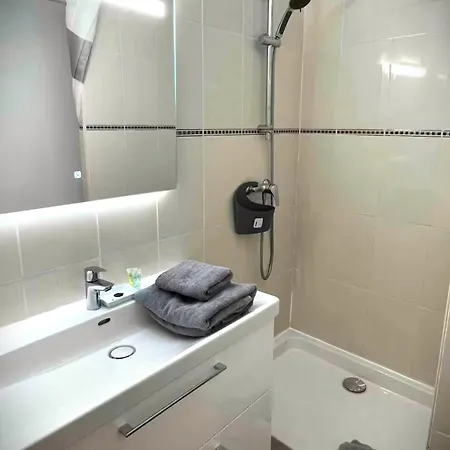 Apartment Caranco - Port Et A Pied, Ac, Wifi, Parking Inclus *